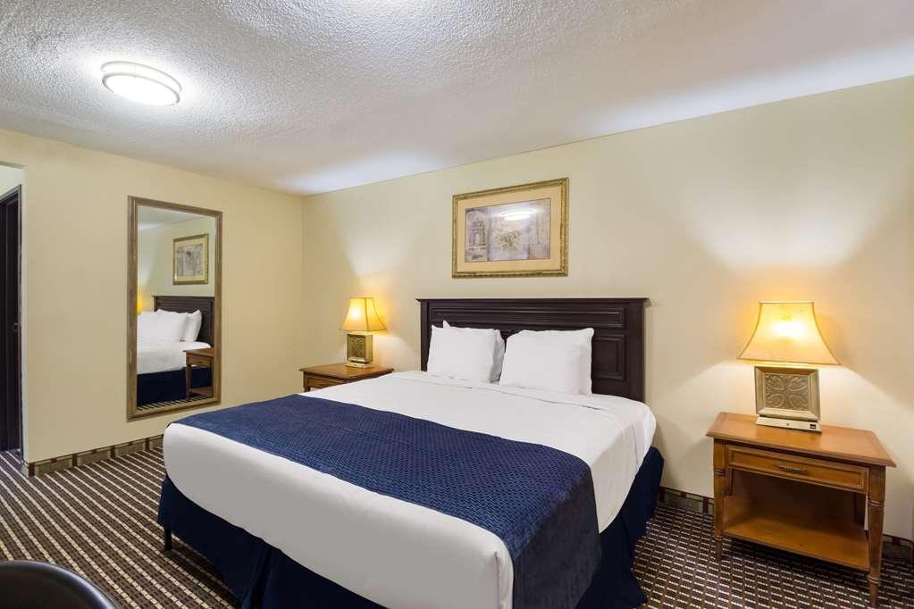 Rodeway Inn Houston North Greenspoint 객실 사진