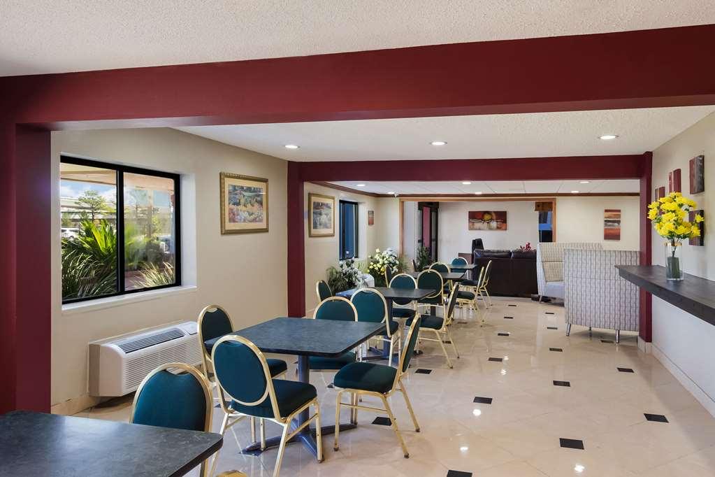 Rodeway Inn Houston North Greenspoint 레스토랑 사진